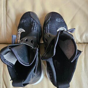 Nike Air VaporMax Premier Flyknit Black, White and Metal US Size 7.5 UK 6.5